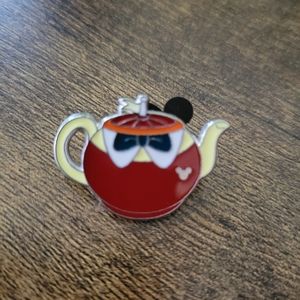 3/$20 - 4/$25 - 5/$30 - Disney Pin - TweedleDee TweedleDum Teapot